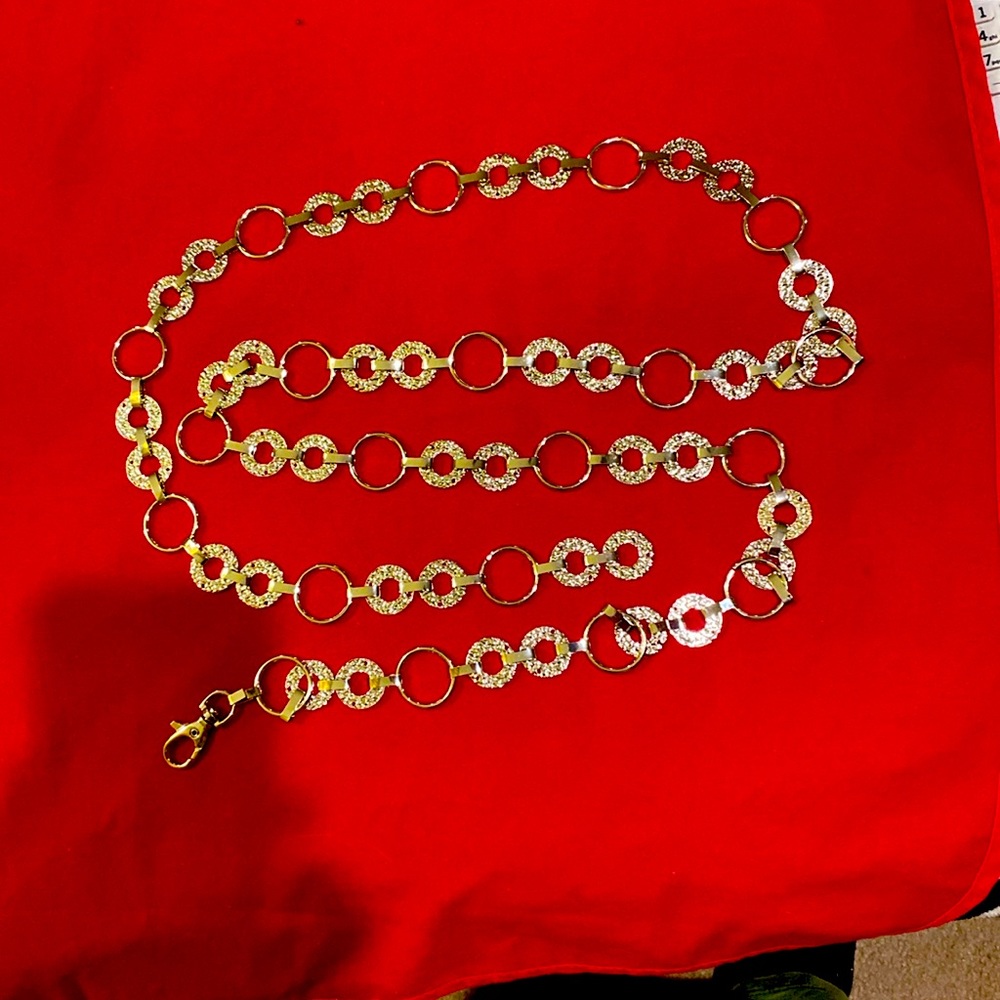 BELT . NEW.   FOR KRISTEN